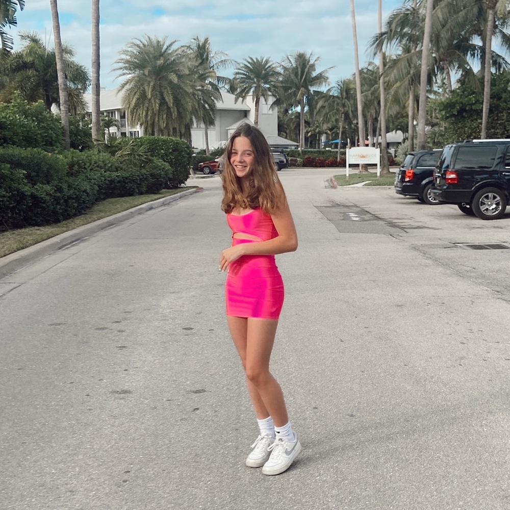 pink cut in center short dress❕size xs❕ONLY worn for this photo❕